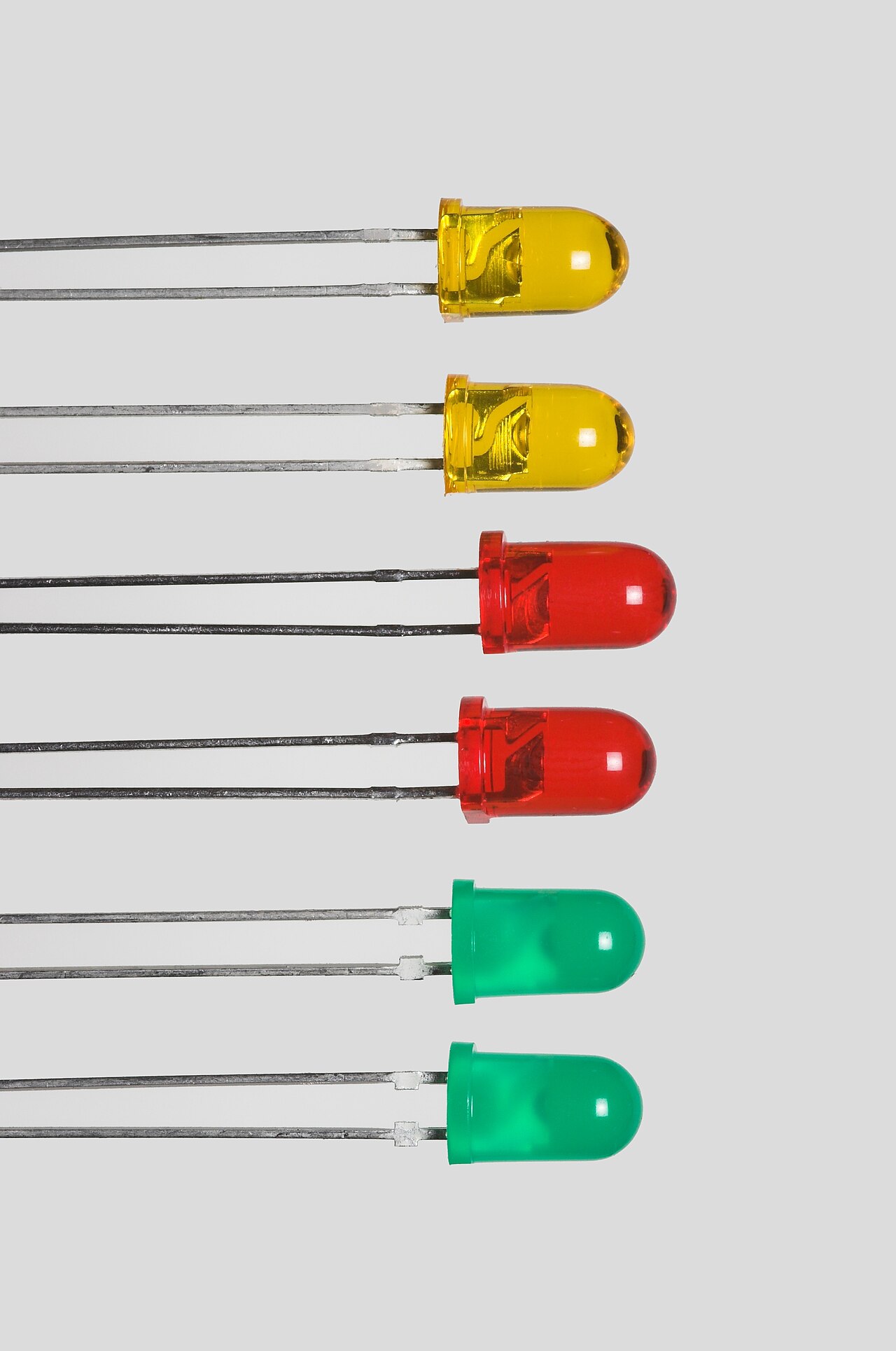 LED 5 mm allumées simultanément dans plusieurs couleurs