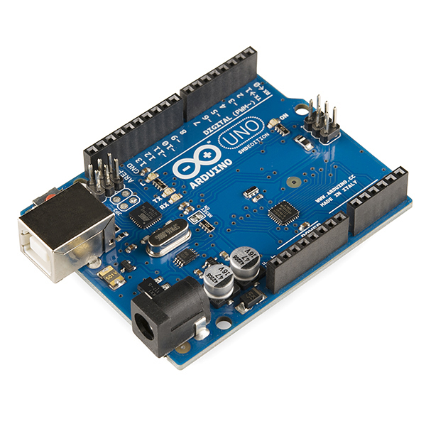 Vue de dessus d'une carte Arduino UNO R3 avec son microcontrôleur ATmega328P